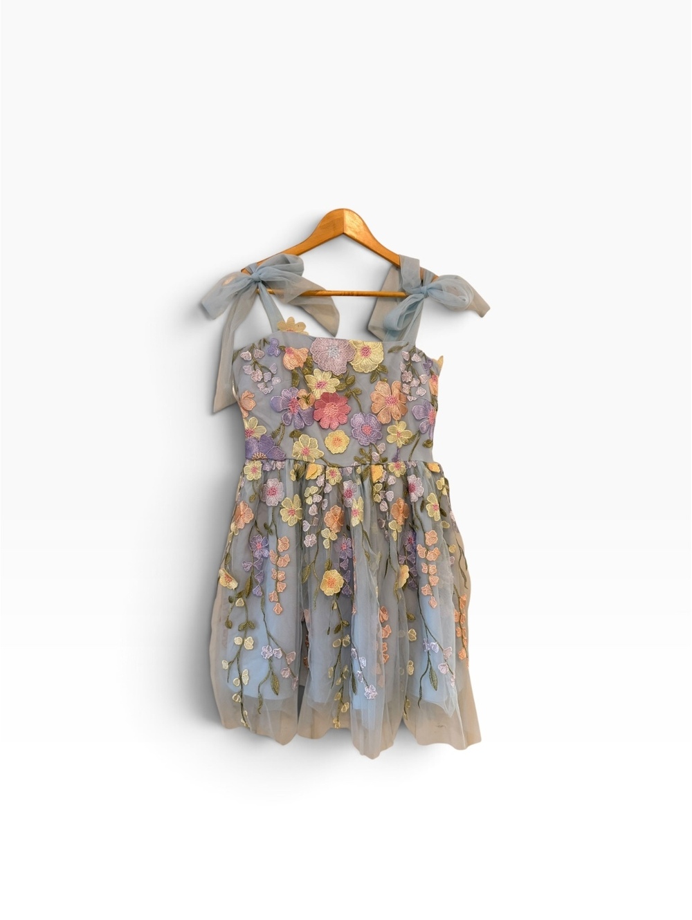 Lulu’s baby blue floral 3D embroidered mesh sleeveless dress small s